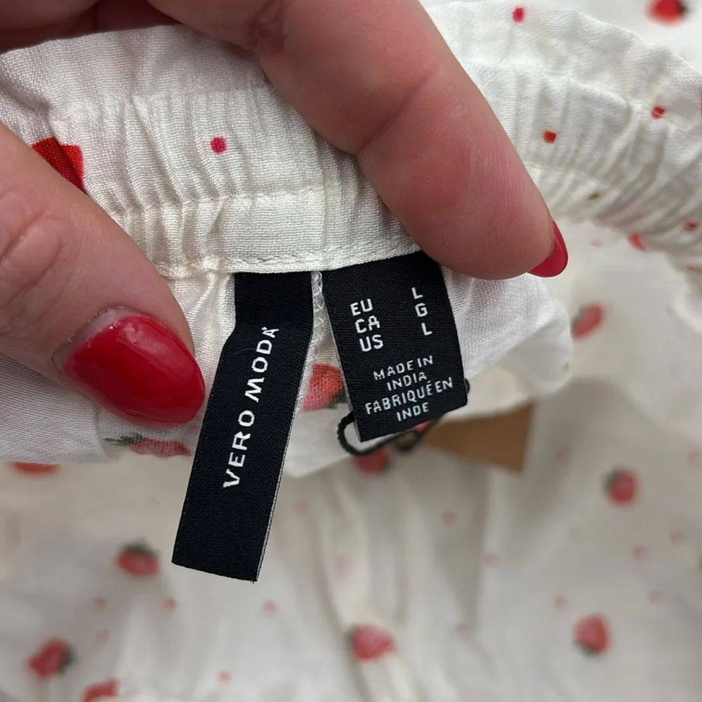 Vero Moda Odette Tie Waist Shorts - Picture 5 of 8